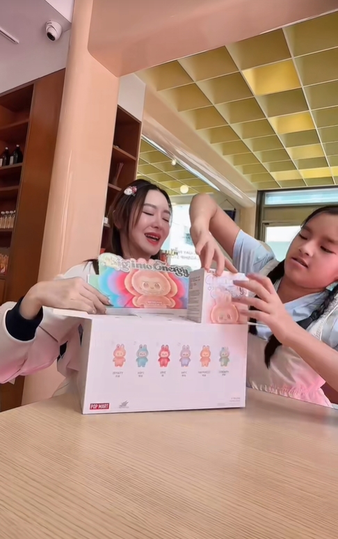 gal 9784638 20250503015743 5058f92