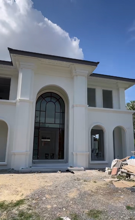 gal 9786506 20250508013519 af93d8c