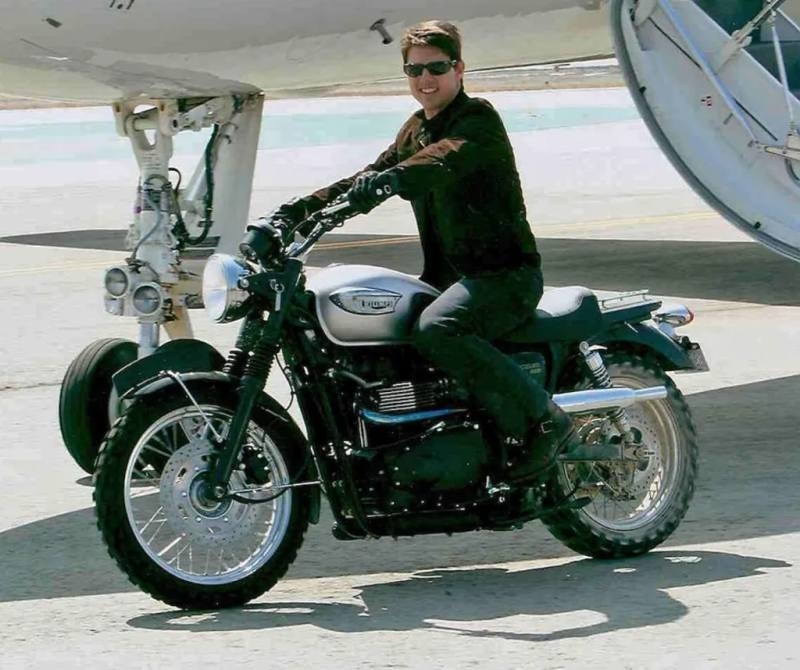 mi tom cruise bike 001