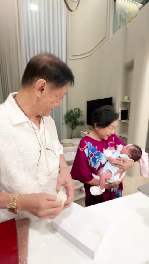 snaptik 7524265822865444114 mp4 000003400