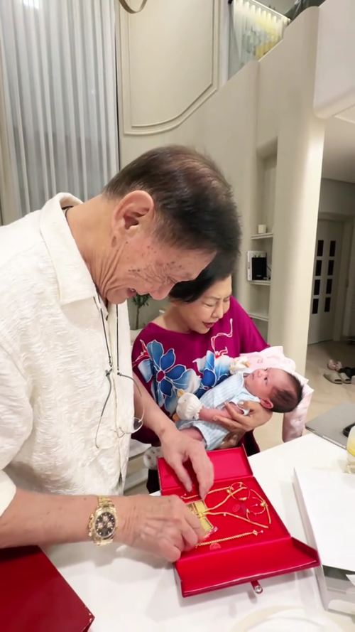 snaptik 7524265822865444114 mp4 000054366