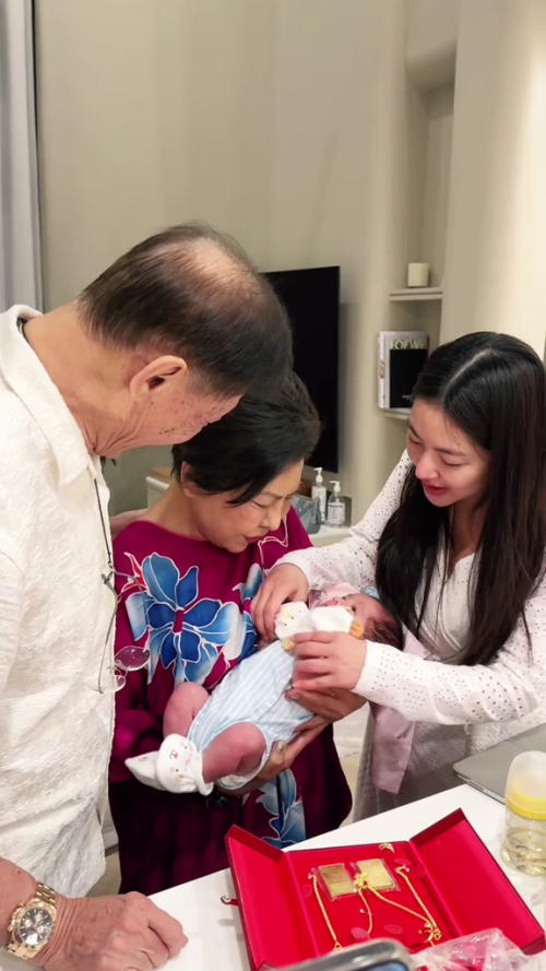 snaptik 7524265822865444114 mp4 000127966